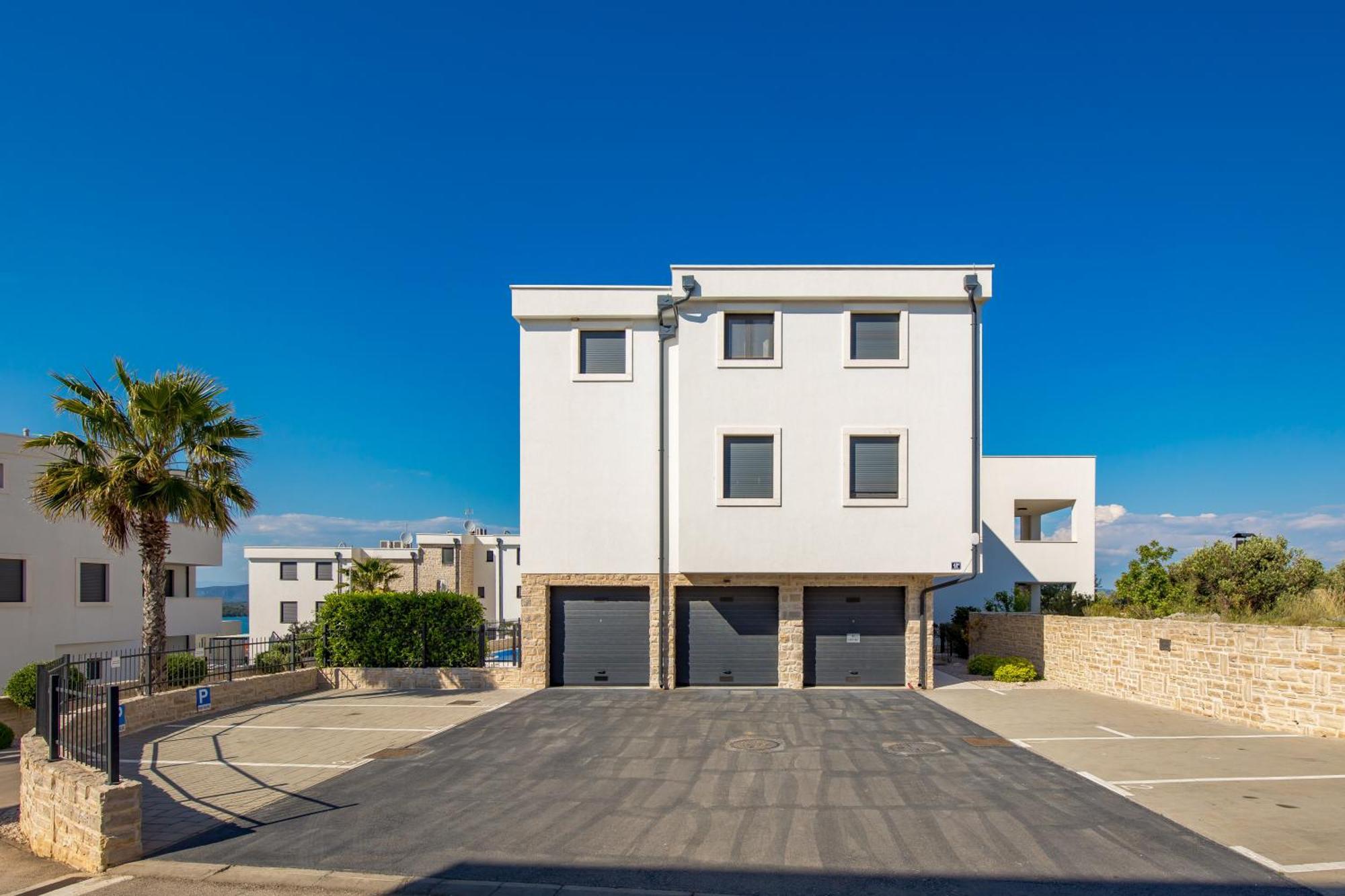 Luxury Apartment Hyperion With Private Pool And Garden Murter Exterior foto
