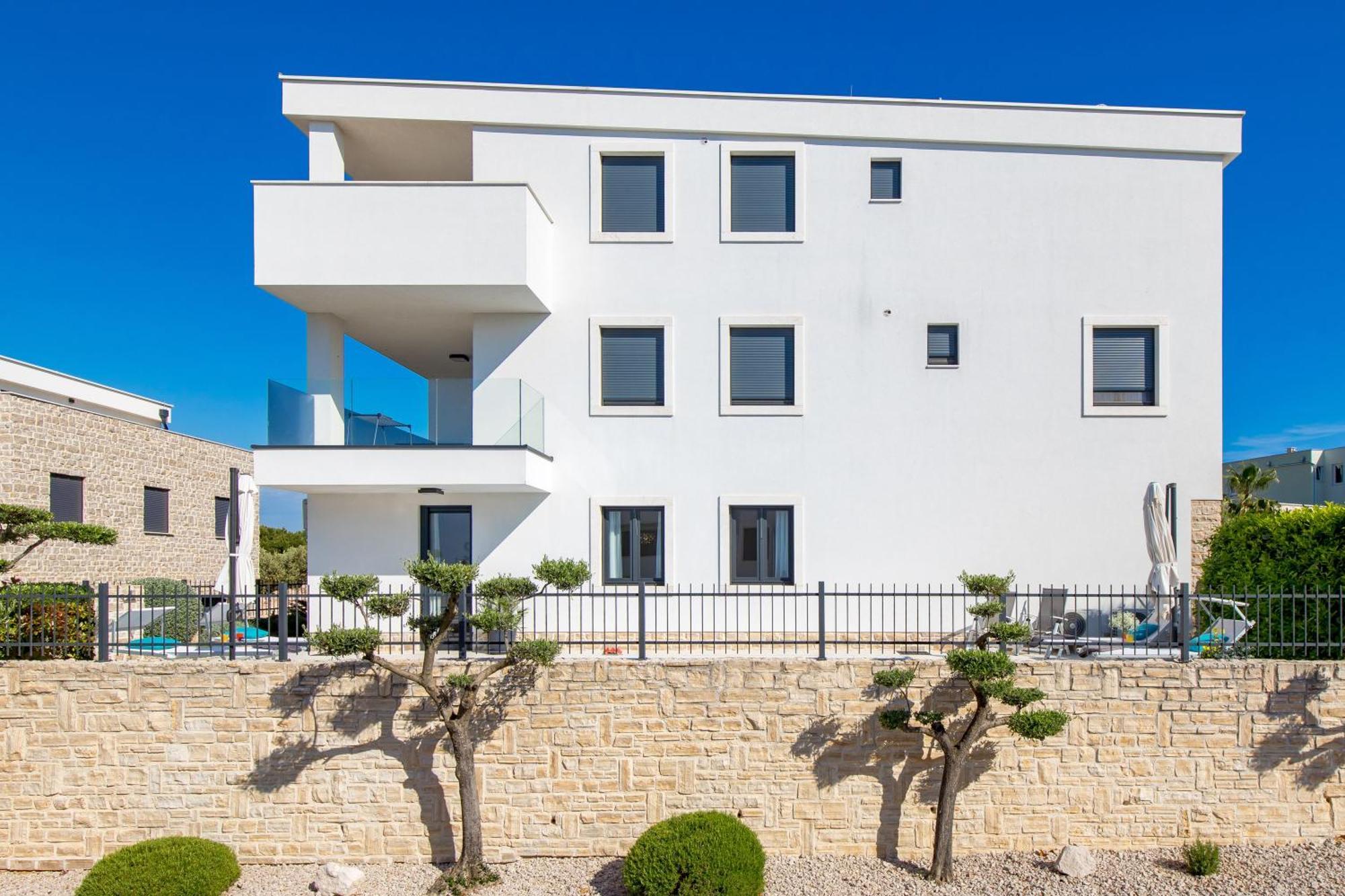 Luxury Apartment Hyperion With Private Pool And Garden Murter Exterior foto