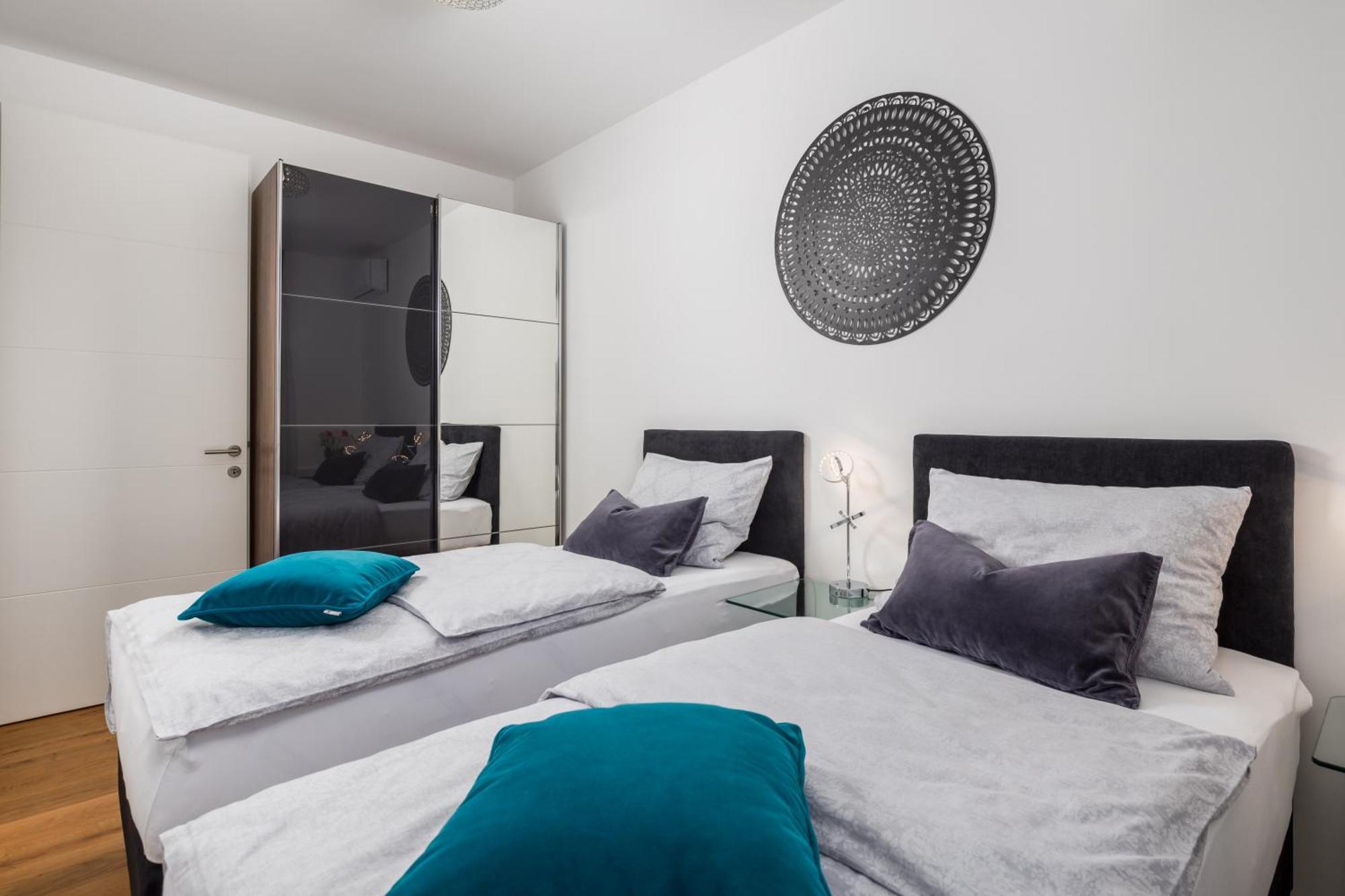 Luxury Apartment Hyperion With Private Pool And Garden Murter Exterior foto