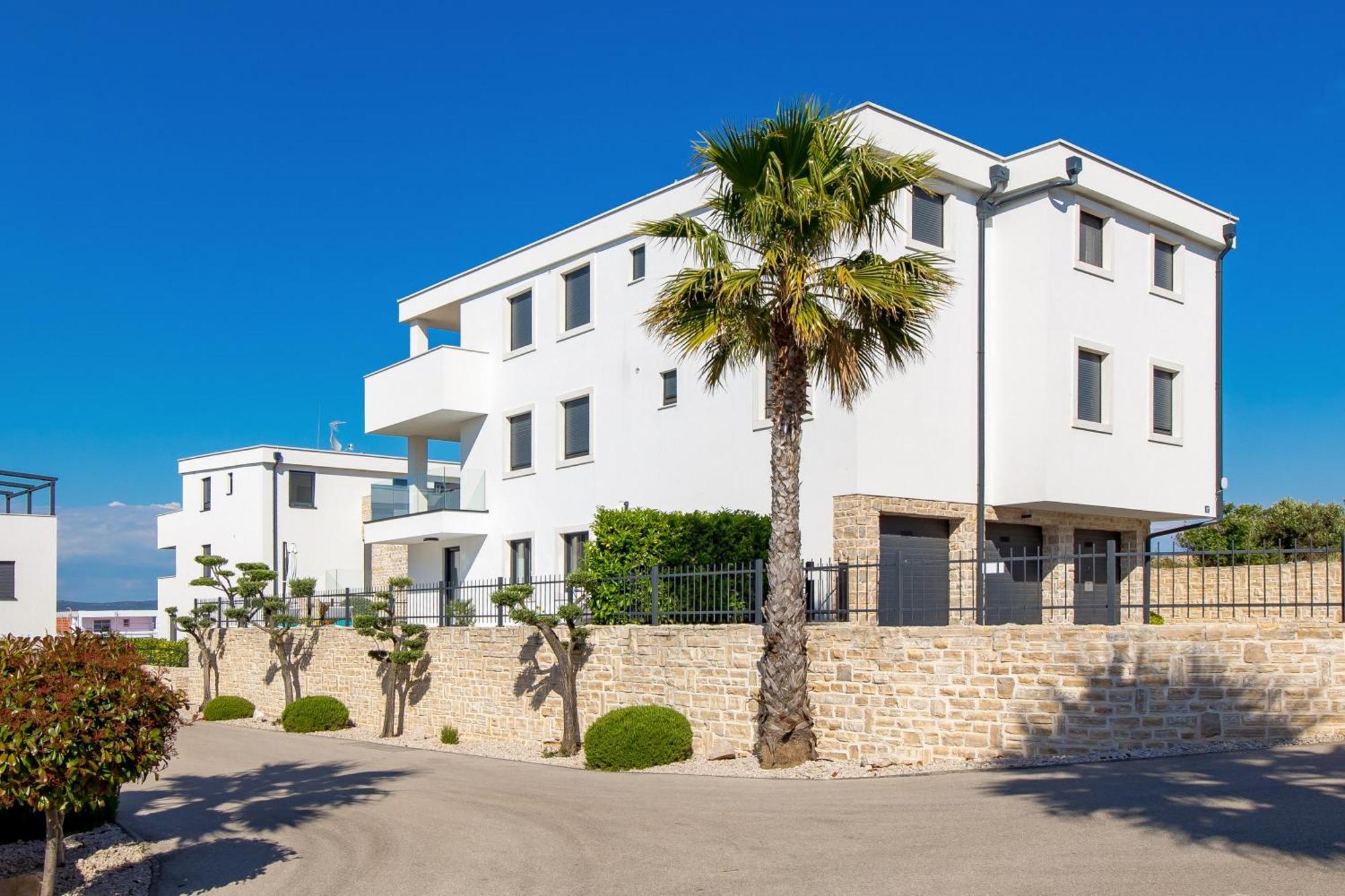 Luxury Apartment Hyperion With Private Pool And Garden Murter Exterior foto