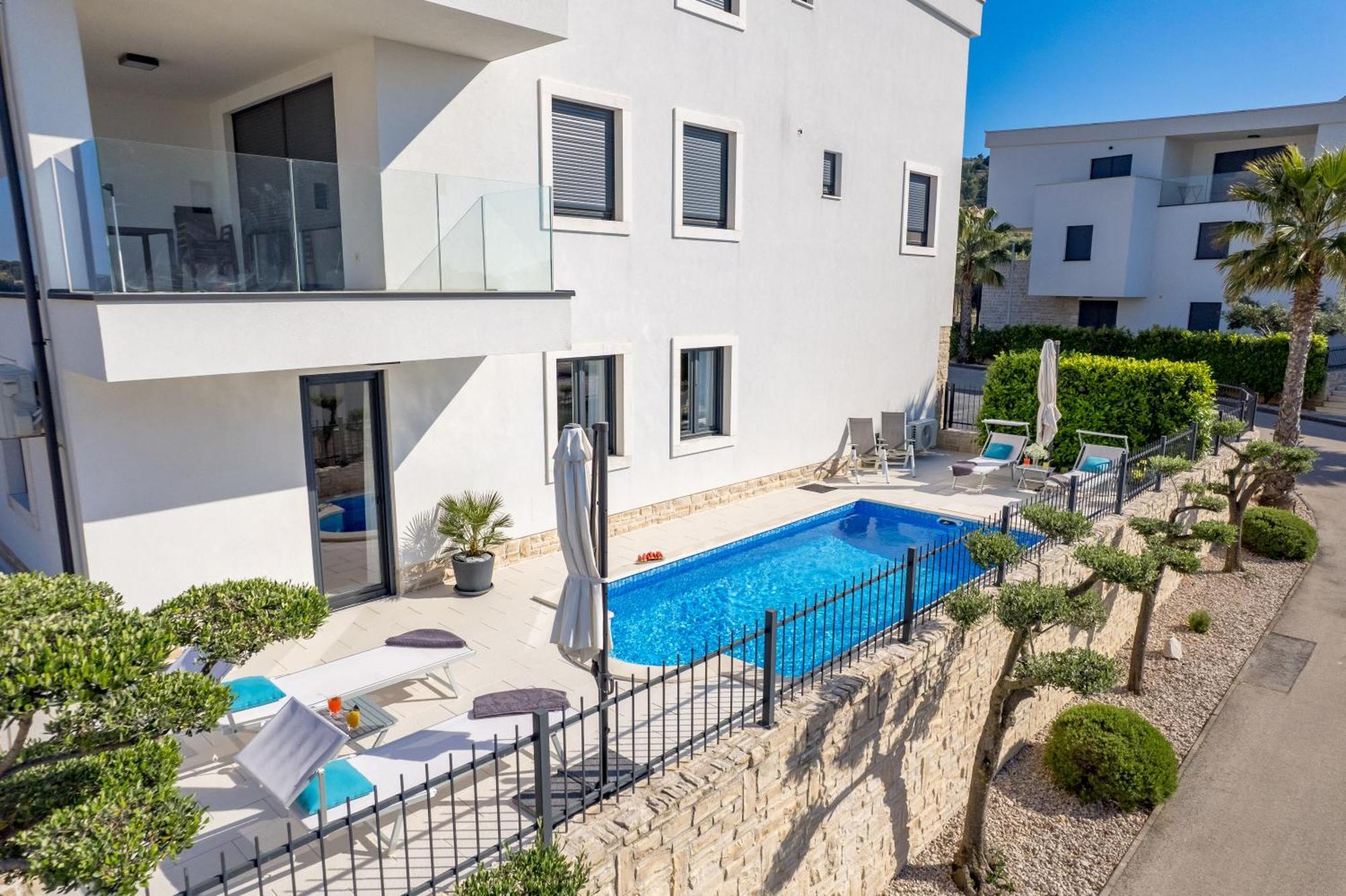 Luxury Apartment Hyperion With Private Pool And Garden Murter Exterior foto