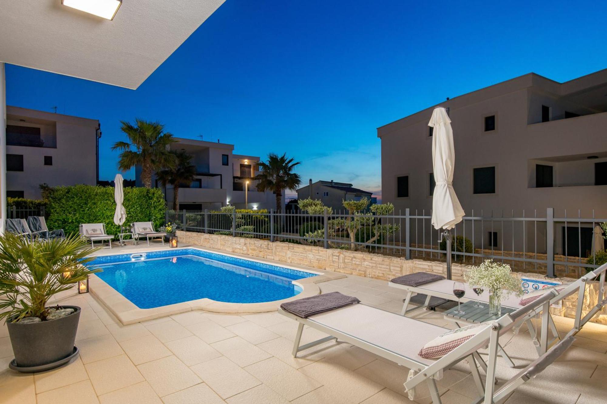 Luxury Apartment Hyperion With Private Pool And Garden Murter Exterior foto