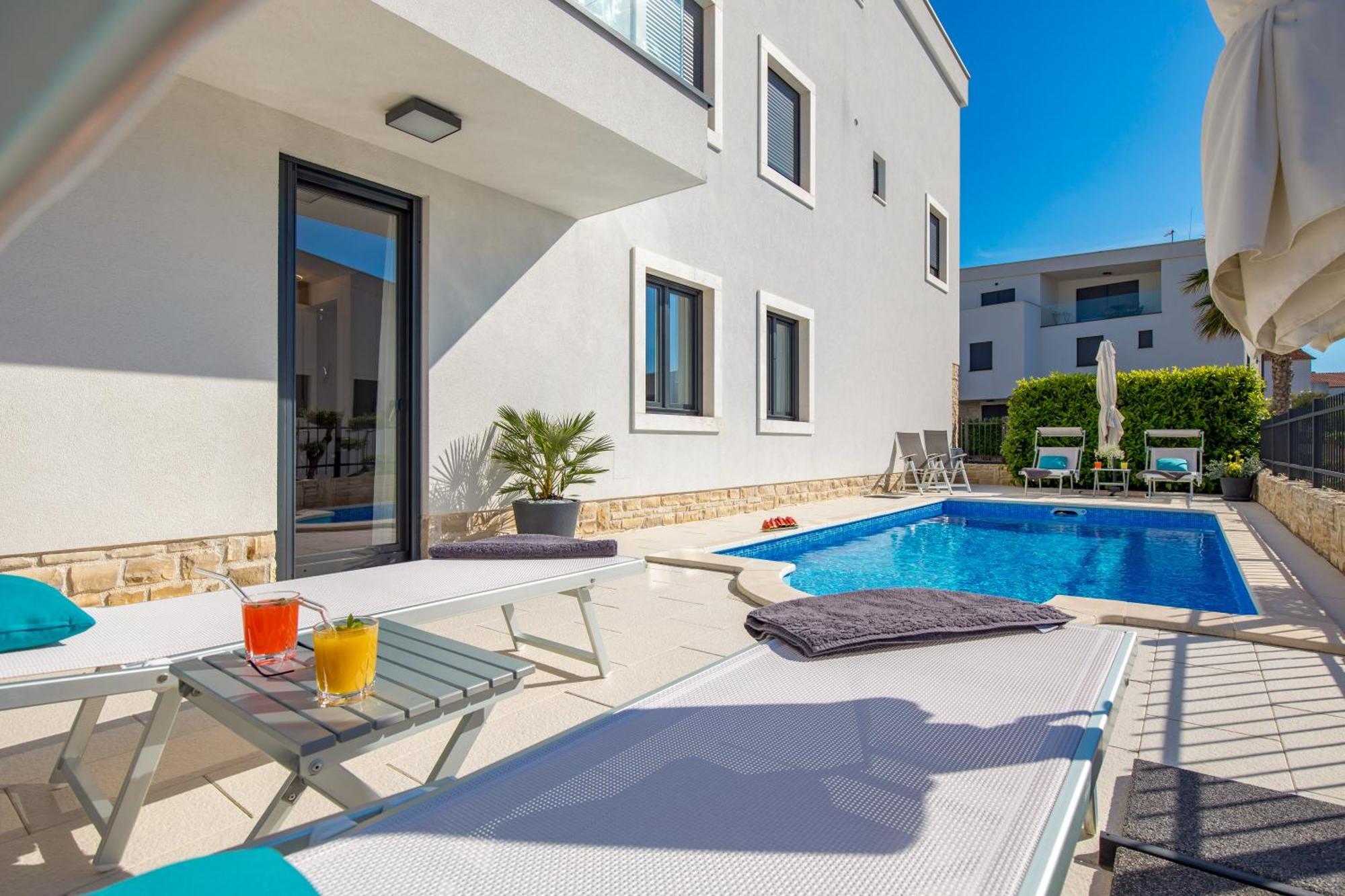 Luxury Apartment Hyperion With Private Pool And Garden Murter Exterior foto