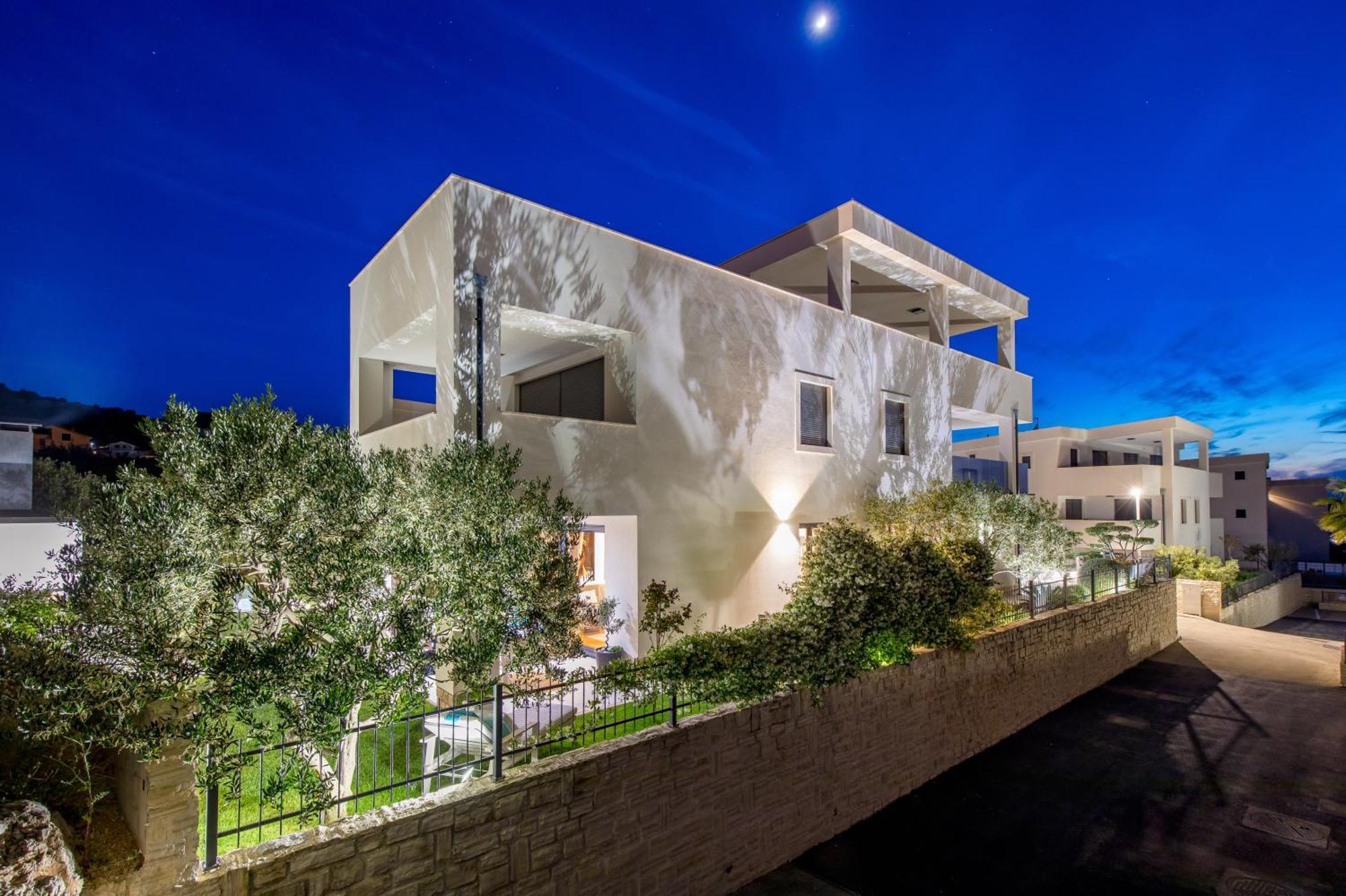 Luxury Apartment Hyperion With Private Pool And Garden Murter Exterior foto