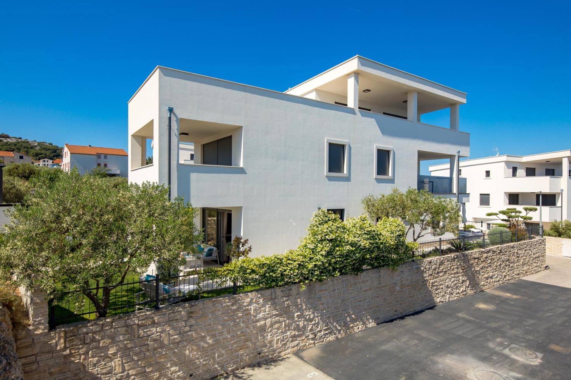 Luxury Apartment Hyperion With Private Pool And Garden Murter Exterior foto