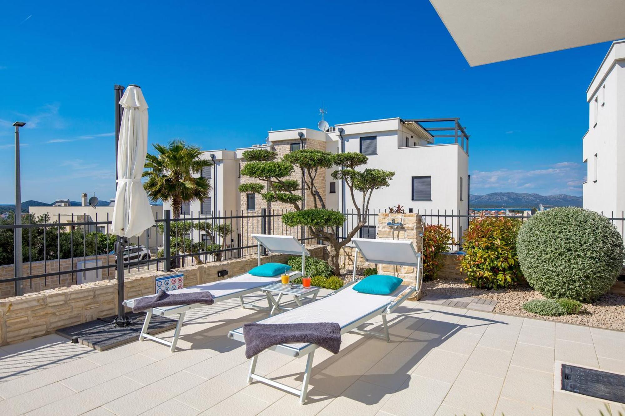 Luxury Apartment Hyperion With Private Pool And Garden Murter Exterior foto
