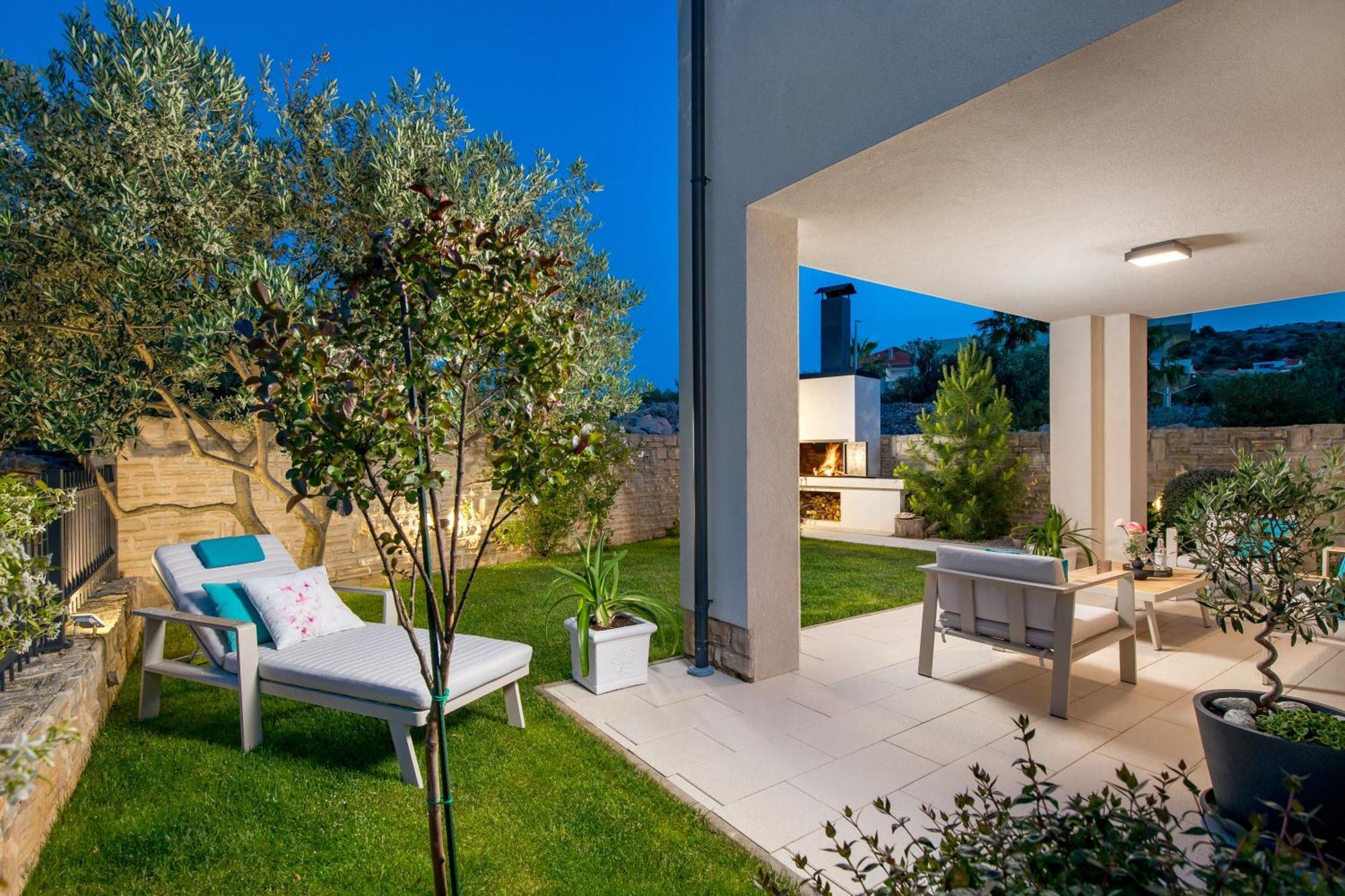 Luxury Apartment Hyperion With Private Pool And Garden Murter Exterior foto