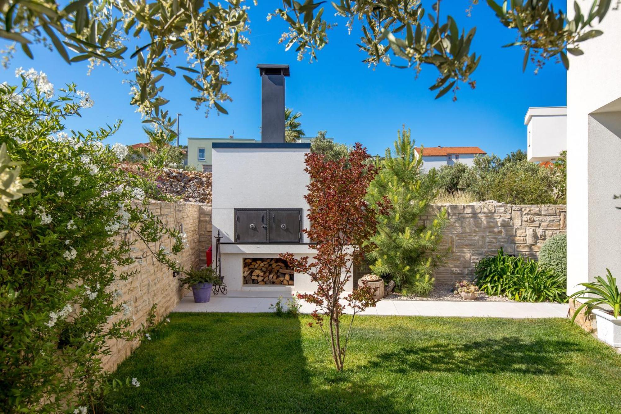 Luxury Apartment Hyperion With Private Pool And Garden Murter Exterior foto